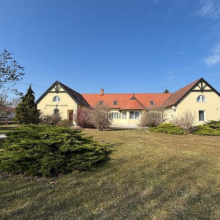 Festetich Kastelyszallo Es Zsuzsanna Hotel Szeleste Exteriér fotografie