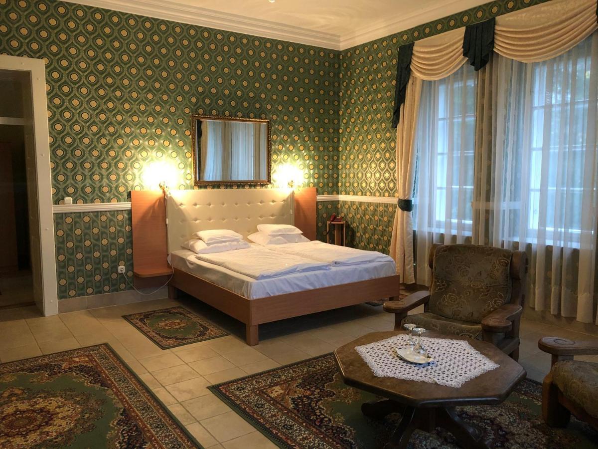 Festetich Kastelyszallo Es Zsuzsanna Hotel Szeleste Exteriér fotografie