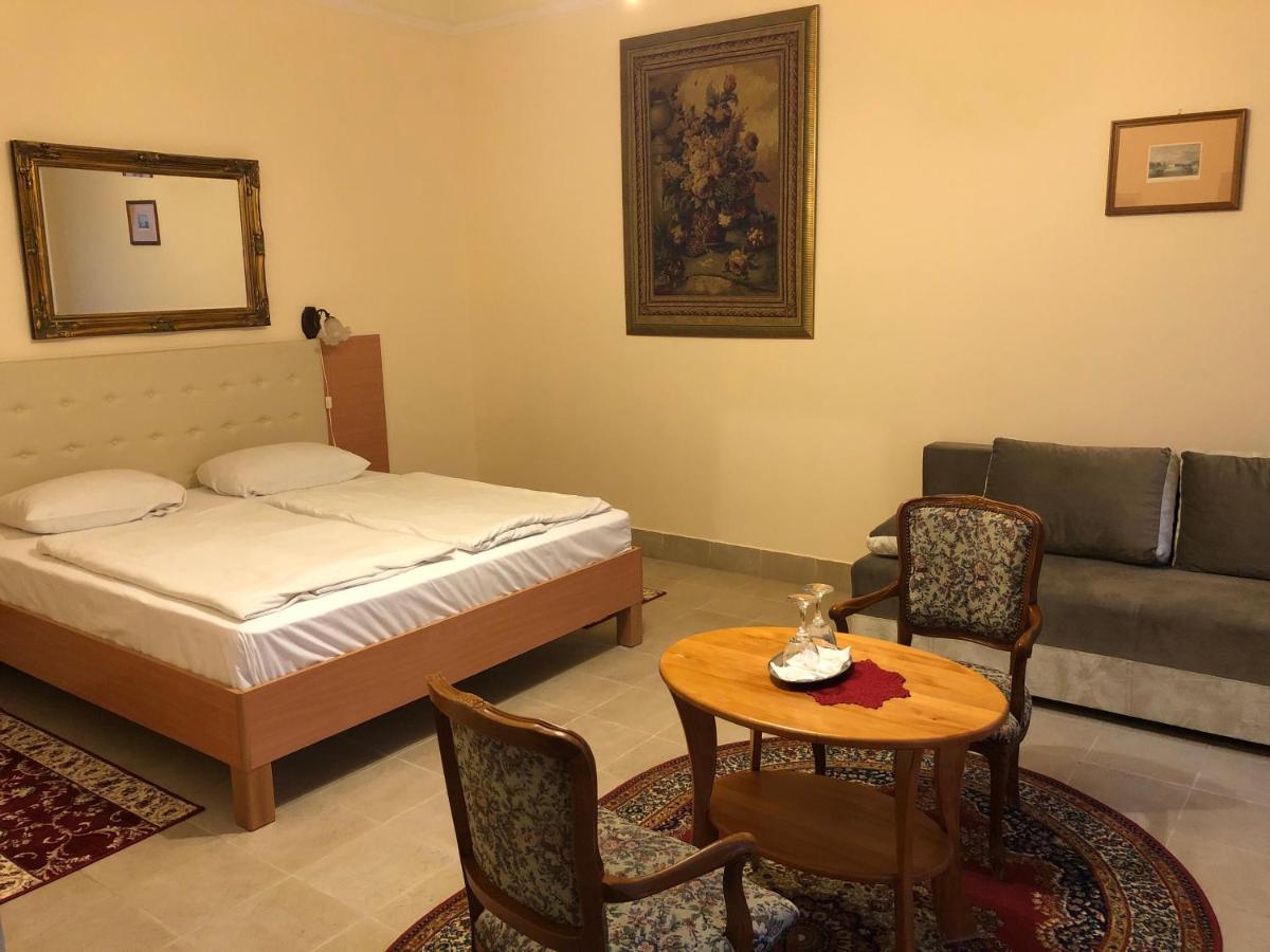Festetich Kastelyszallo Es Zsuzsanna Hotel Szeleste Exteriér fotografie