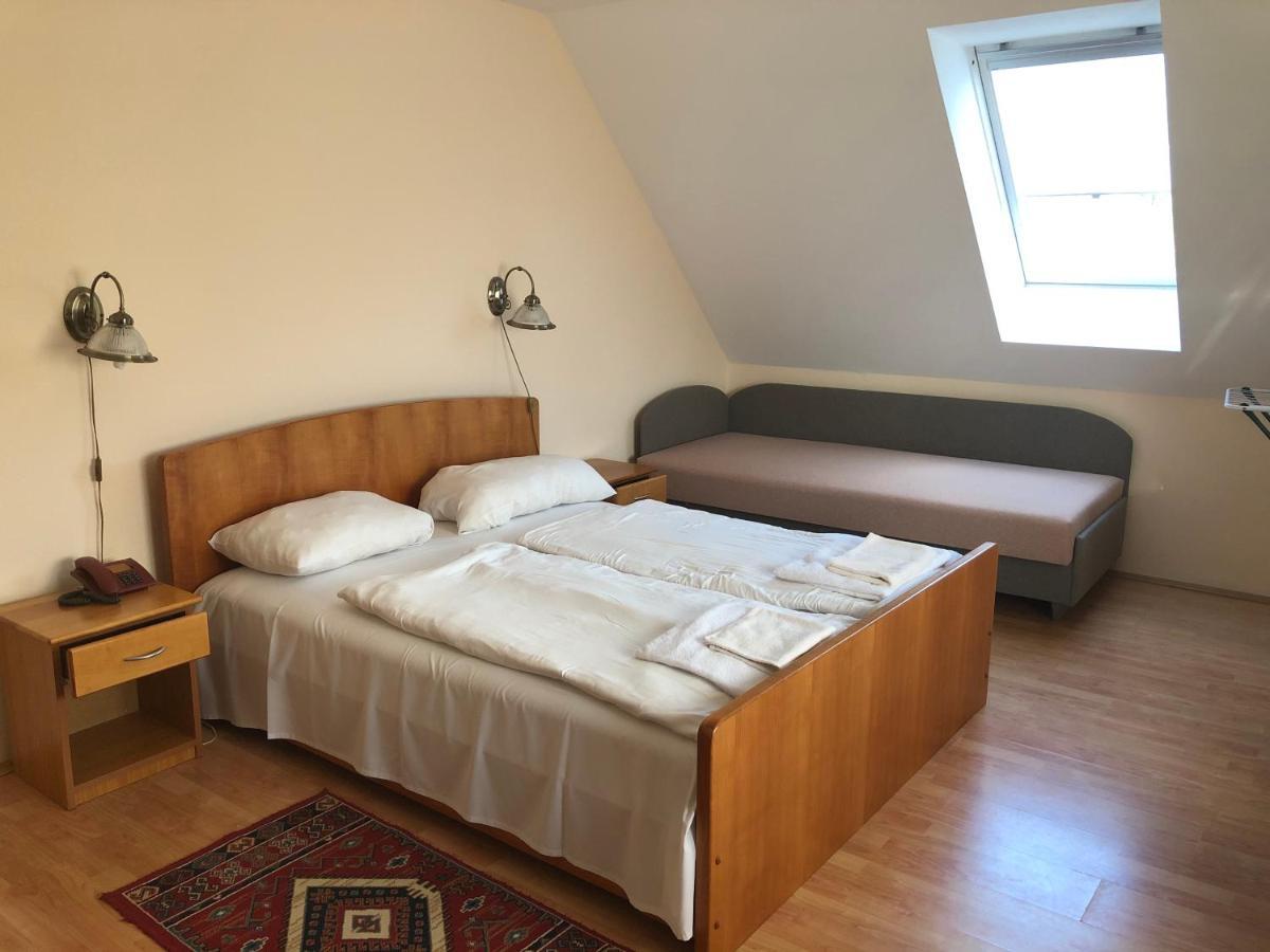 Festetich Kastelyszallo Es Zsuzsanna Hotel Szeleste Exteriér fotografie