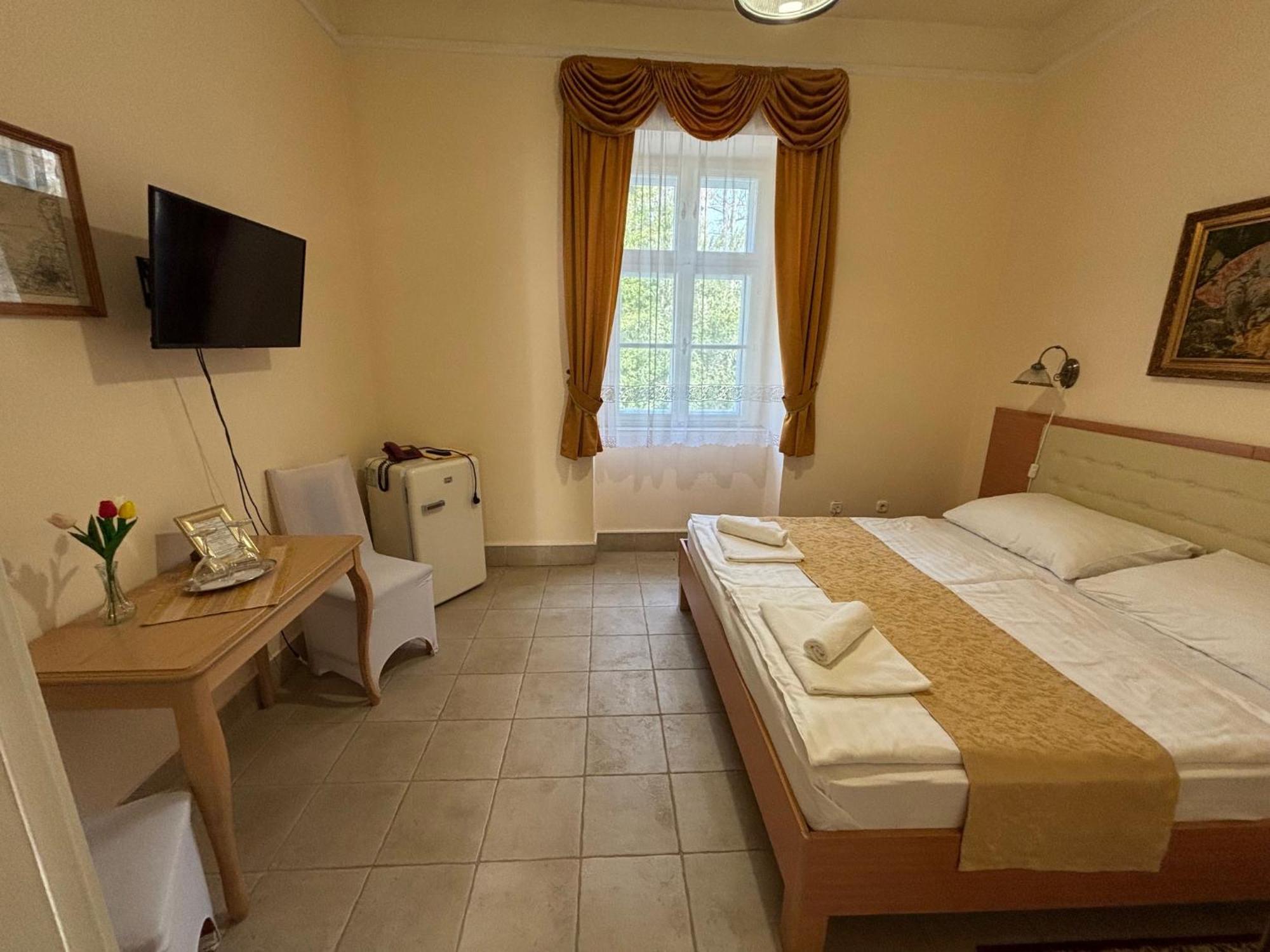 Festetich Kastelyszallo Es Zsuzsanna Hotel Szeleste Exteriér fotografie