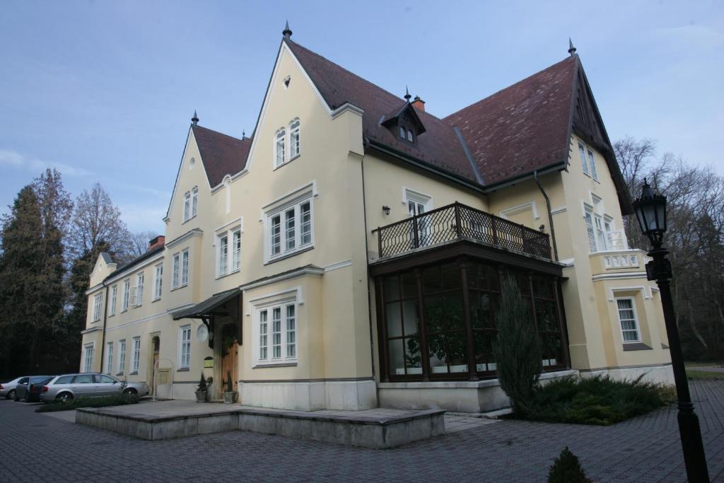 Festetich Kastelyszallo Es Zsuzsanna Hotel Szeleste Exteriér fotografie