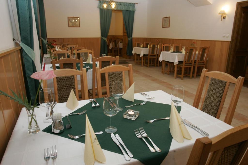 Festetich Kastelyszallo Es Zsuzsanna Hotel Szeleste Exteriér fotografie